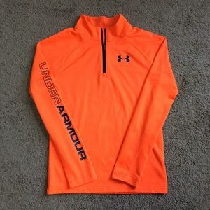 Boys Under Armour 1/4 zip pull-over top